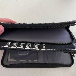 Thirty One wallet